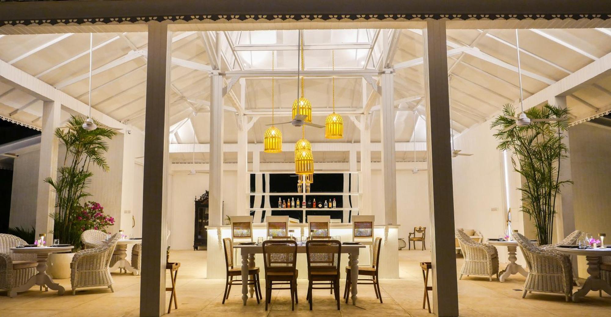Ria Uluwatu, Tropical Chic Hotel ภายนอก รูปภาพ