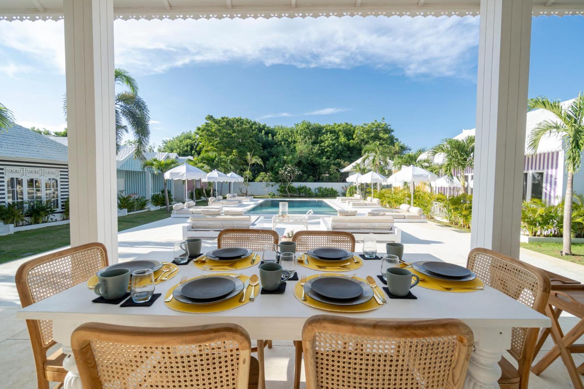 Ria Uluwatu, Tropical Chic Hotel ภายนอก รูปภาพ