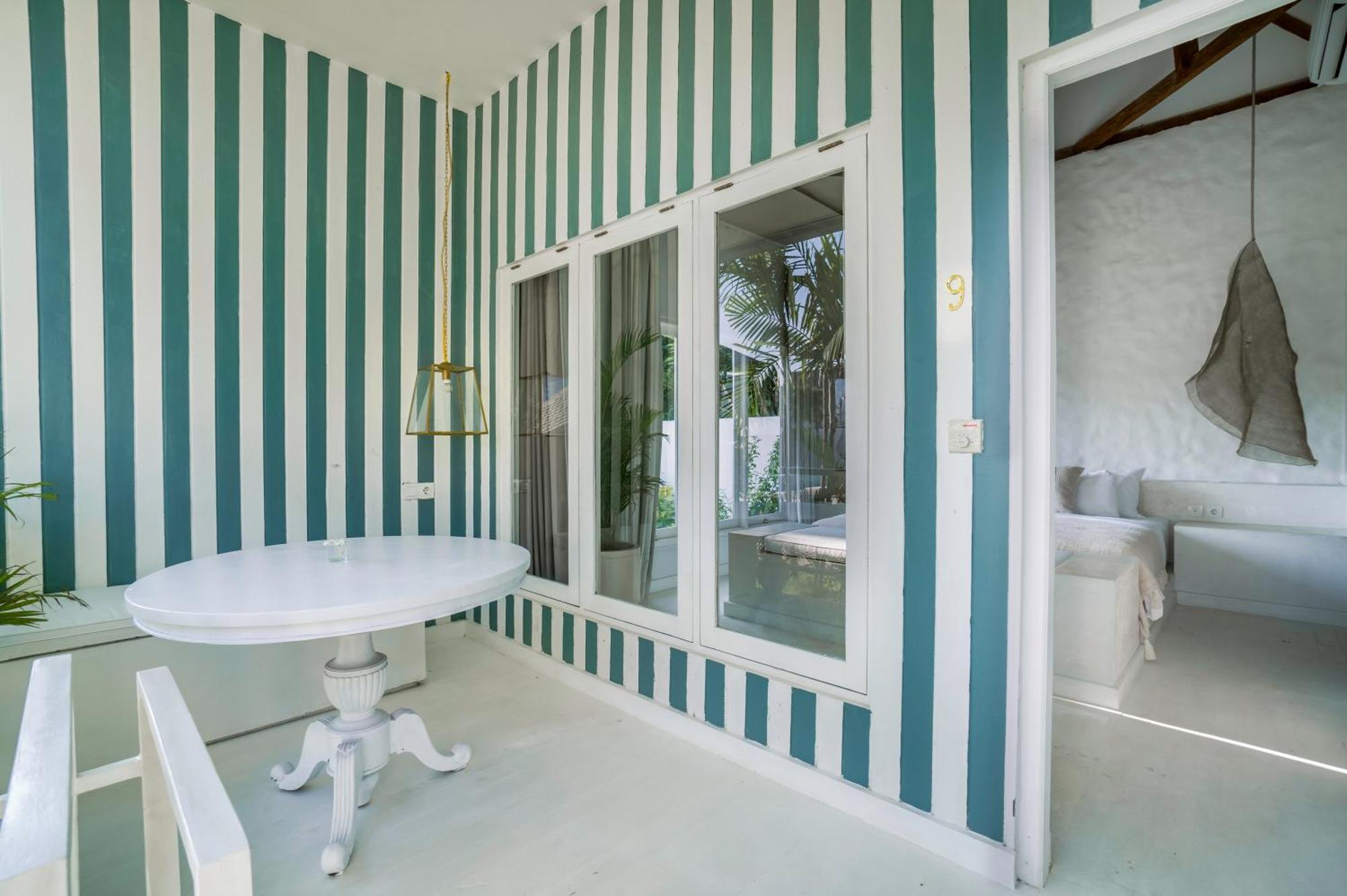 Ria Uluwatu, Tropical Chic Hotel ภายนอก รูปภาพ